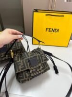 حقيبة فندي باغيت