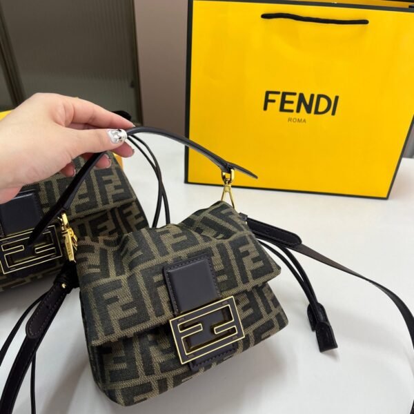 حقيبة فندي باغيت