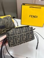 ⁦حقيبة فندي باغيت⁩ - الصورة ⁦9⁩