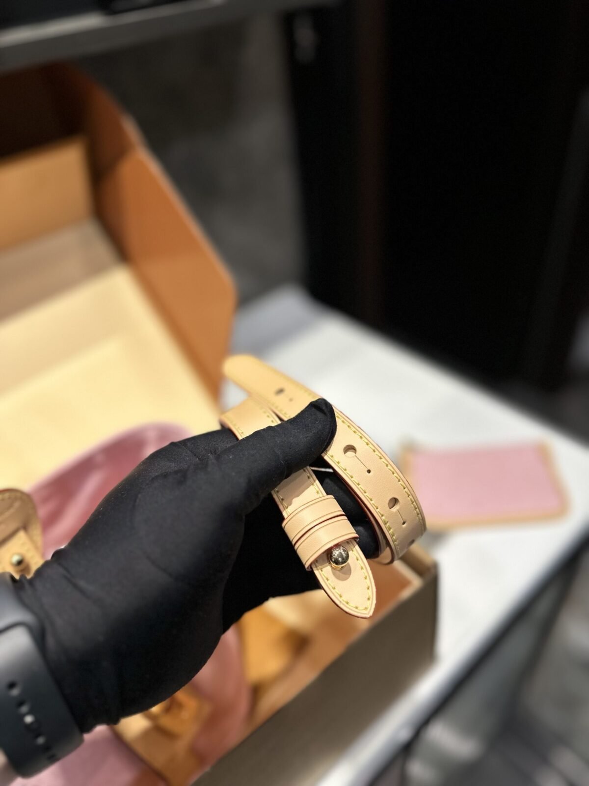 ⁦حقيبة دلو جينز من لويس فويتون⁩ - الصورة ⁦8⁩