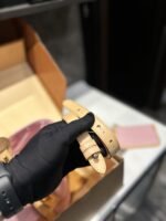 ⁦حقيبة دلو جينز من لويس فويتون⁩ - الصورة ⁦8⁩