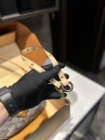 ⁦حقيبة لويس فويتون من الدنيم⁩ - الصورة ⁦8⁩