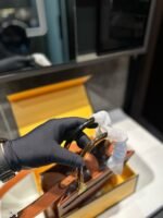 ⁦حقيبة فندي توت أنيقة وعصرية⁩ - الصورة ⁦6⁩