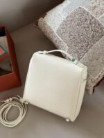 ⁦حقيبة الظهر من Loro Piana⁩ - الصورة ⁦5⁩