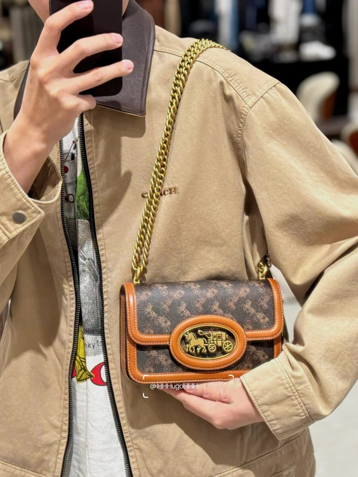 ⁦حقيبة كوتش هيرو ريترو بسلسلة⁩ - الصورة ⁦9⁩