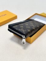 ⁦محفظة Louis Vuitton الفاخرة⁩ - الصورة ⁦2⁩