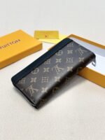 ⁦محفظة Louis Vuitton الفاخرة⁩ - الصورة ⁦7⁩