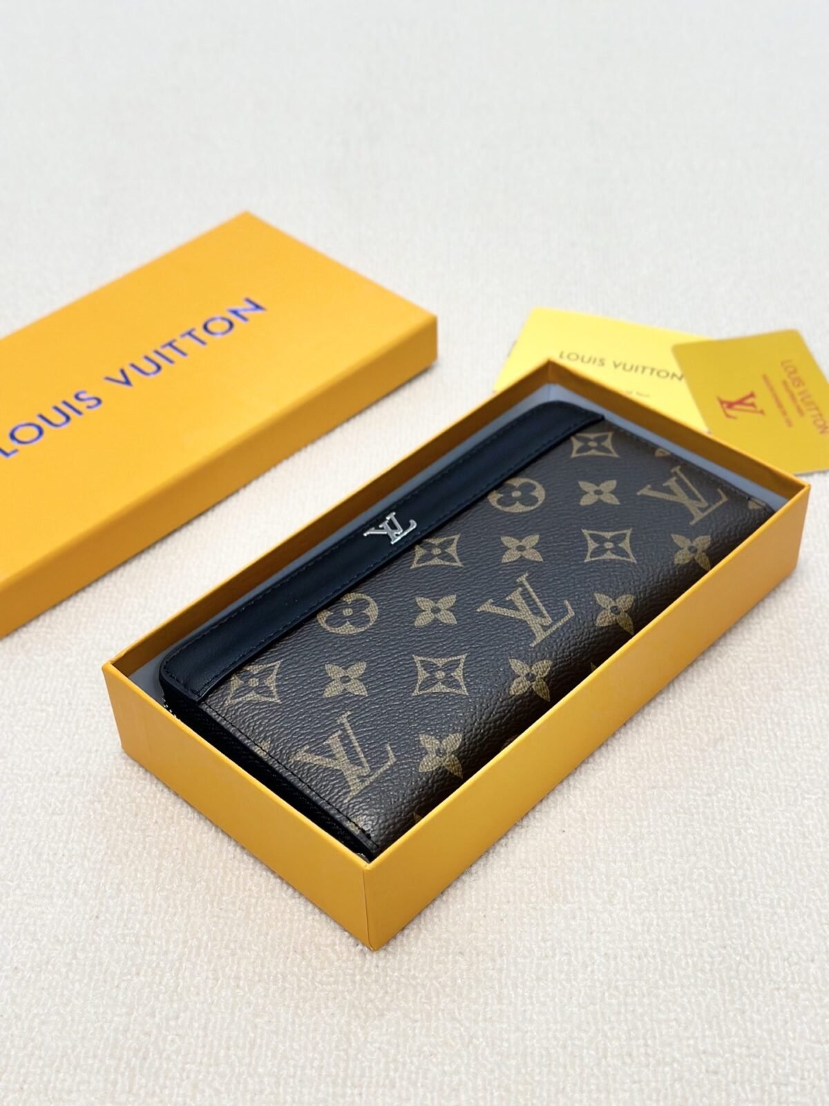 ⁦محفظة Louis Vuitton الفاخرة⁩ - الصورة ⁦9⁩