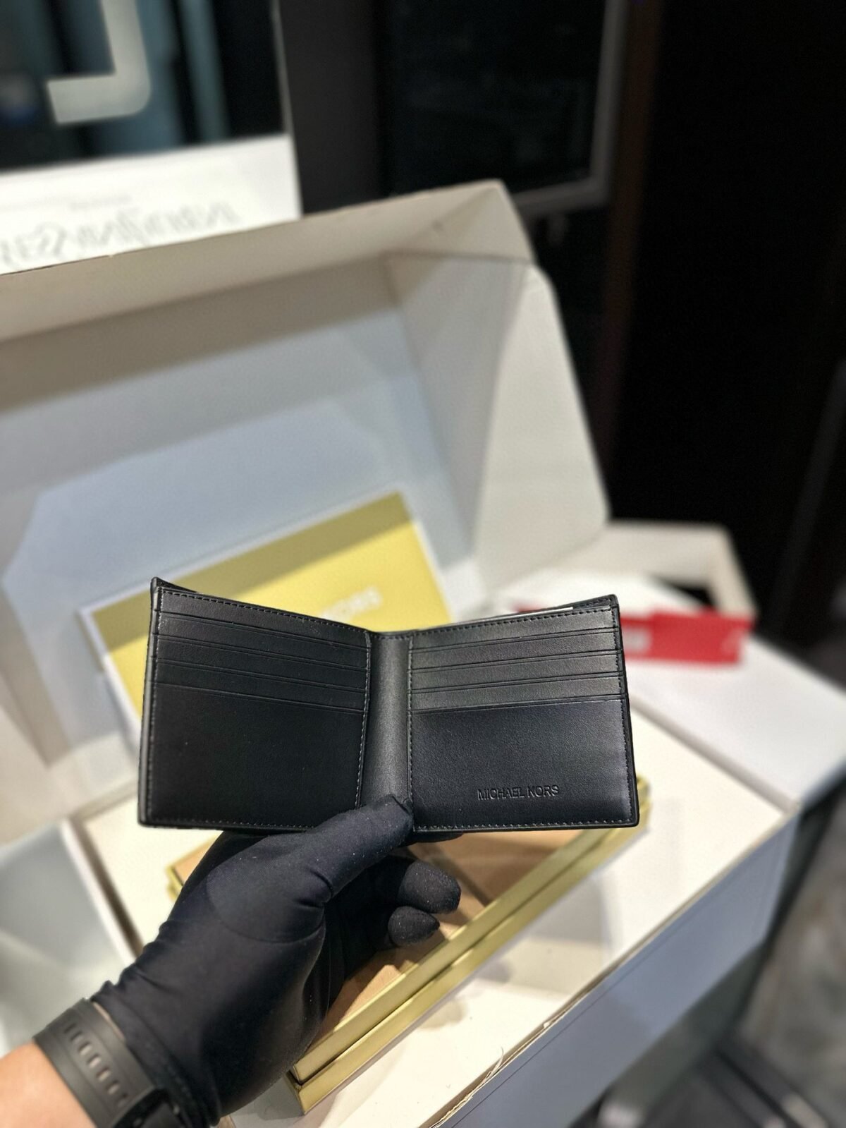 ⁦محفظة مايكل كورس الرجالية الجديدة⁩ - الصورة ⁦5⁩