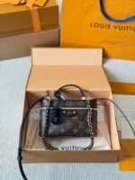 حقيبة لويس فيتون فانيتي