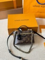 ⁦حقيبة لويس فيتون فانيتي⁩ - الصورة ⁦5⁩