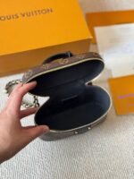 ⁦حقيبة لويس فيتون فانيتي⁩ - الصورة ⁦9⁩