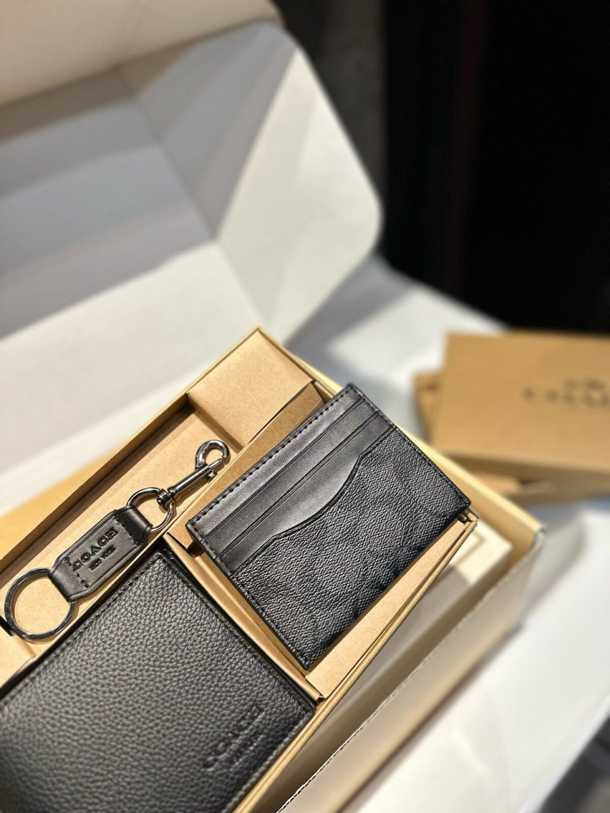 ⁦محفظة كوتش الجديدة⁩ - الصورة ⁦7⁩