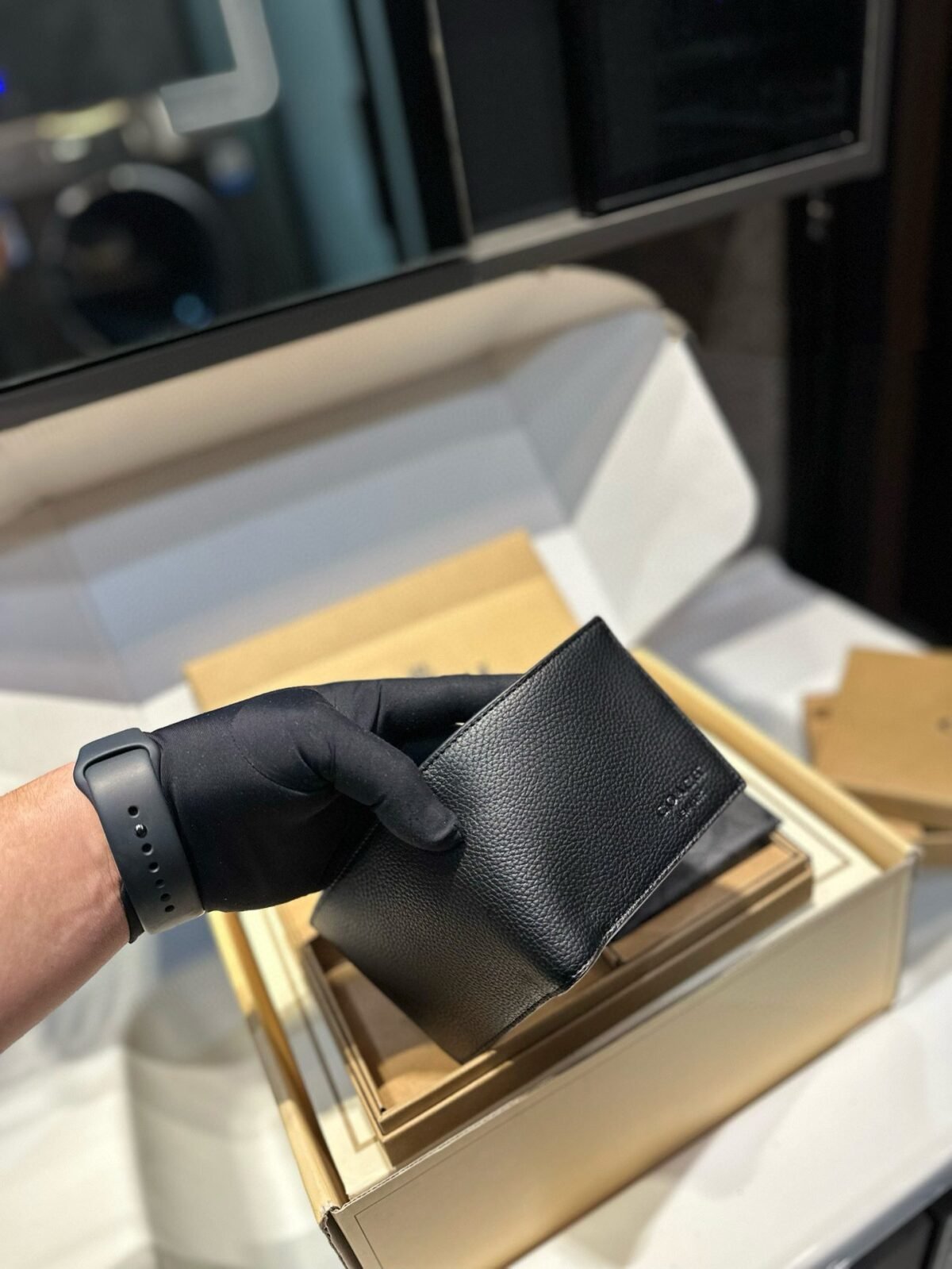 ⁦محفظة كوتش الجديدة⁩ - الصورة ⁦6⁩