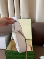 ⁦حقيبة جوتشي مارمونت نصف القمر⁩ - الصورة ⁦2⁩