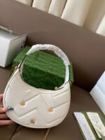 ⁦حقيبة جوتشي مارمونت نصف القمر⁩ - الصورة ⁦6⁩