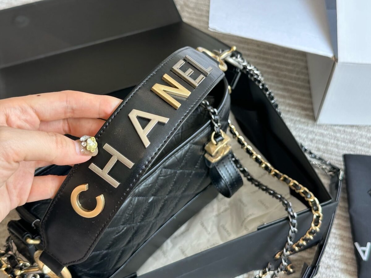 ⁦حقيبة شانيل هوبو⁩ - الصورة ⁦3⁩
