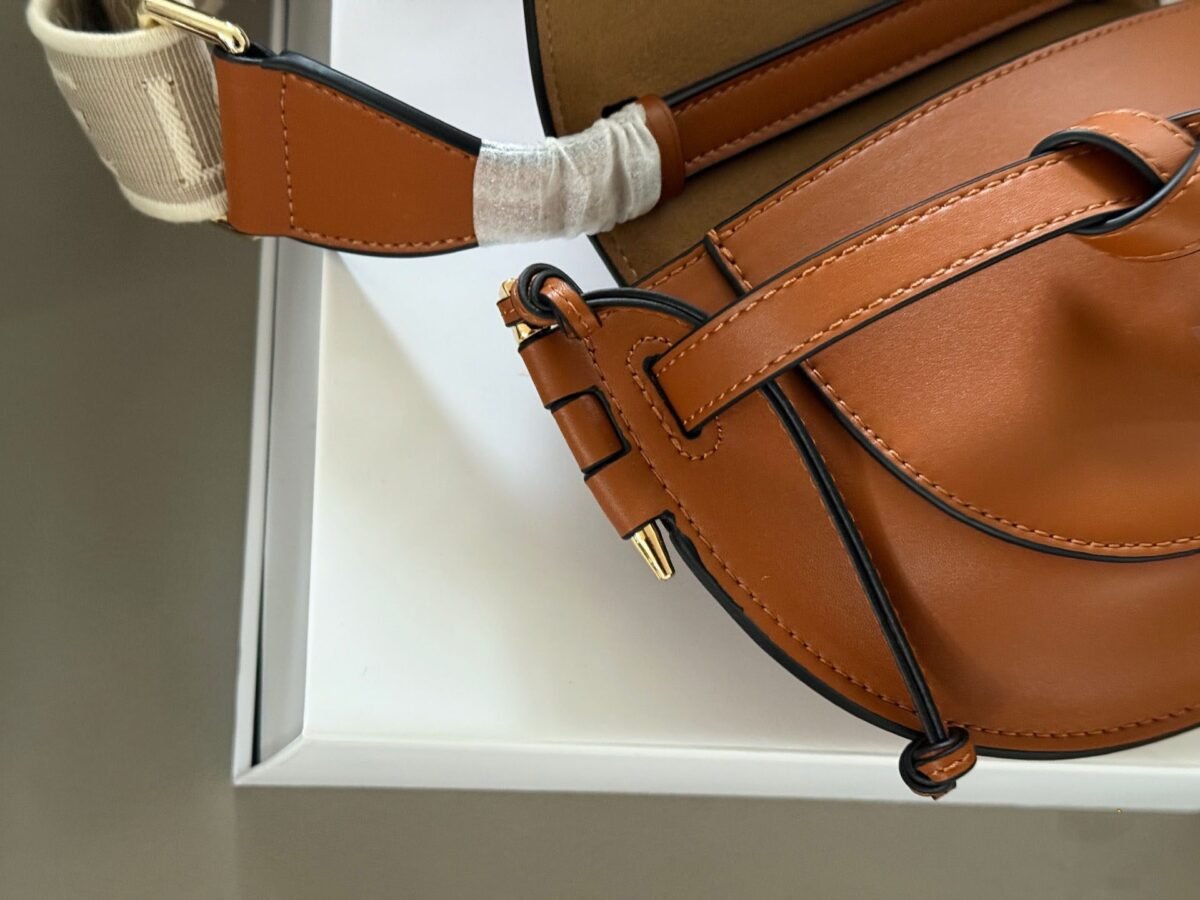 ⁦حقيبة Gate Saddle من لويفي⁩ - الصورة ⁦9⁩