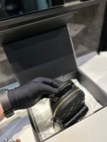 ⁦حقيبة شانيل الكلاسيكية القابلة للتعديل⁩ - الصورة ⁦2⁩