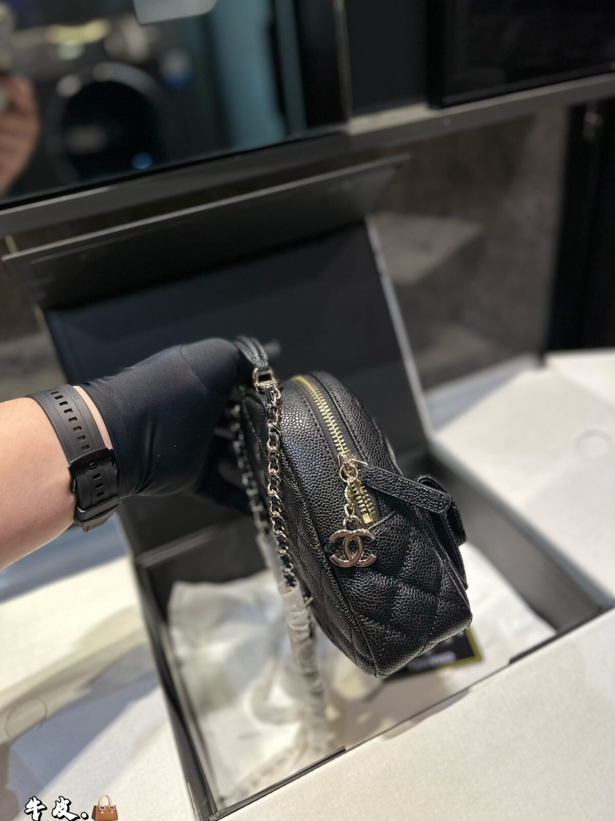 ⁦حقيبة شانيل الكلاسيكية القابلة للتعديل⁩ - الصورة ⁦3⁩