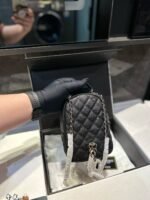 ⁦حقيبة شانيل الكلاسيكية القابلة للتعديل⁩ - الصورة ⁦5⁩