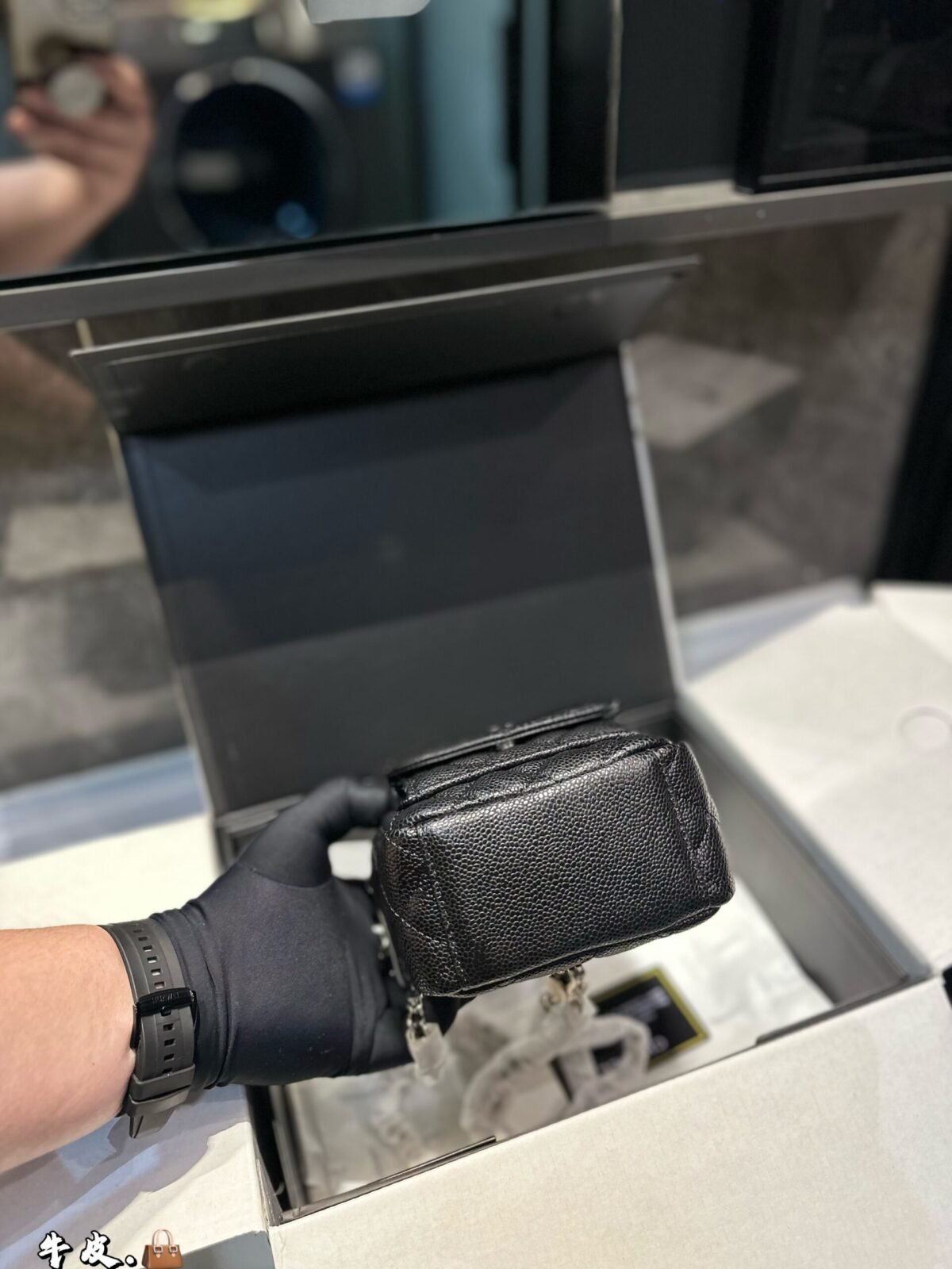 ⁦حقيبة شانيل الكلاسيكية القابلة للتعديل⁩ - الصورة ⁦8⁩