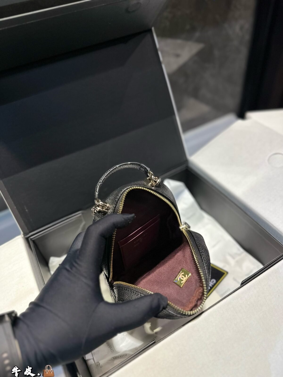 ⁦حقيبة شانيل الكلاسيكية القابلة للتعديل⁩ - الصورة ⁦6⁩