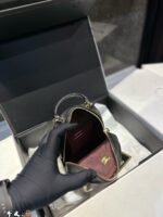 ⁦حقيبة شانيل الكلاسيكية القابلة للتعديل⁩ - الصورة ⁦6⁩