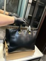 ⁦حقيبة تسوق شانيل الجديدة⁩ - الصورة ⁦3⁩