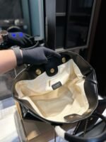 ⁦حقيبة تسوق شانيل الجديدة⁩ - الصورة ⁦5⁩