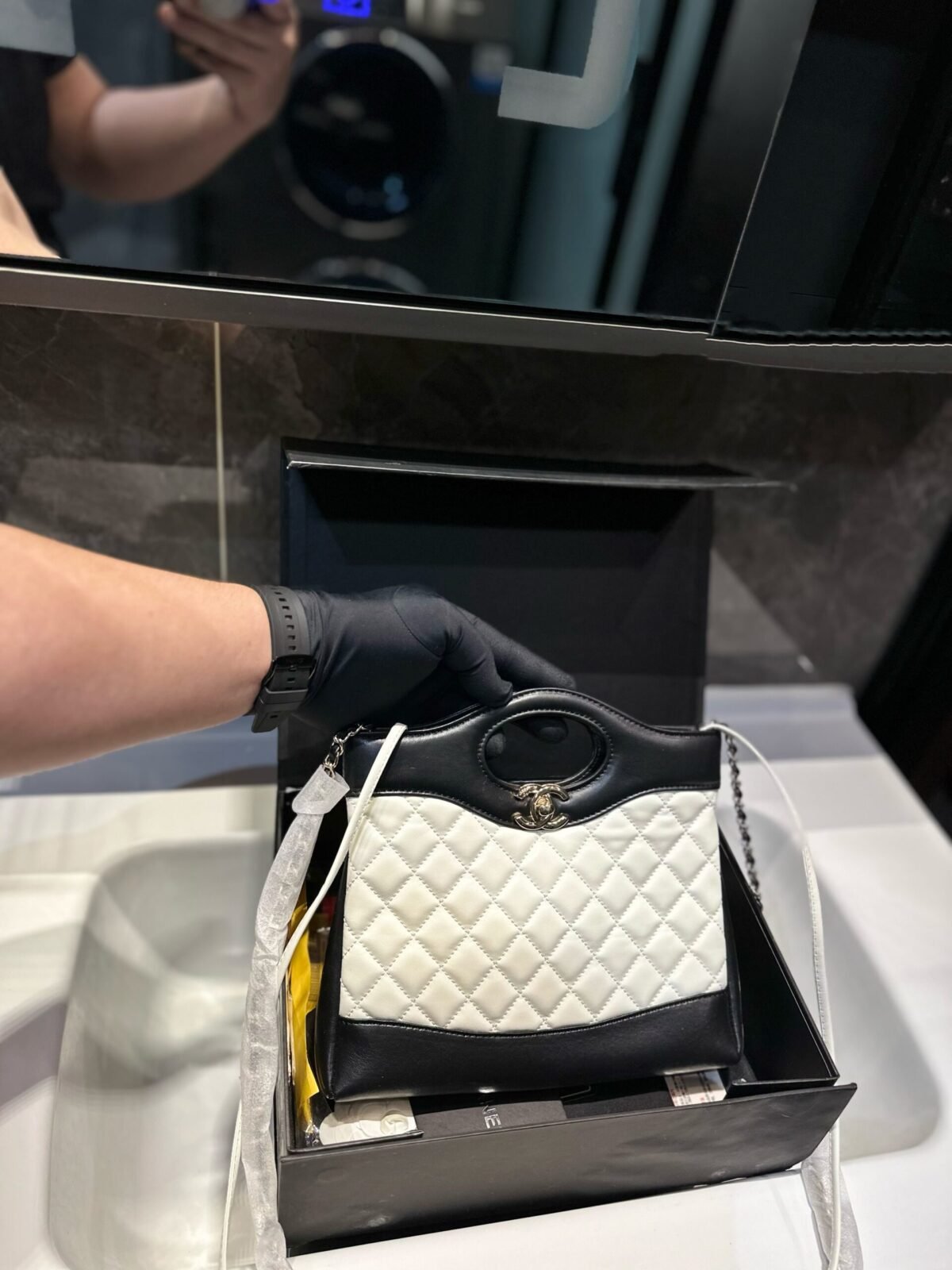 ⁦حقيبة تسوق شانيل⁩ - الصورة ⁦1⁩