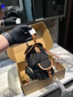 ⁦حقيبة ظهر ميو ميو الجديدة⁩ - الصورة ⁦4⁩