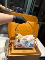 ⁦حقيبة غو آيلينغ الصغيرة من لويس فويتون⁩ - الصورة ⁦2⁩