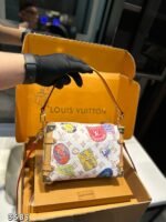 ⁦حقيبة غو آيلينغ الصغيرة من لويس فويتون⁩ - الصورة ⁦3⁩