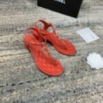 ⁦صندل شانيل الكلاسيكي بسلسلة⁩ - الصورة ⁦3⁩