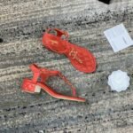 ⁦صندل شانيل الكلاسيكي بسلسلة⁩ - الصورة ⁦5⁩