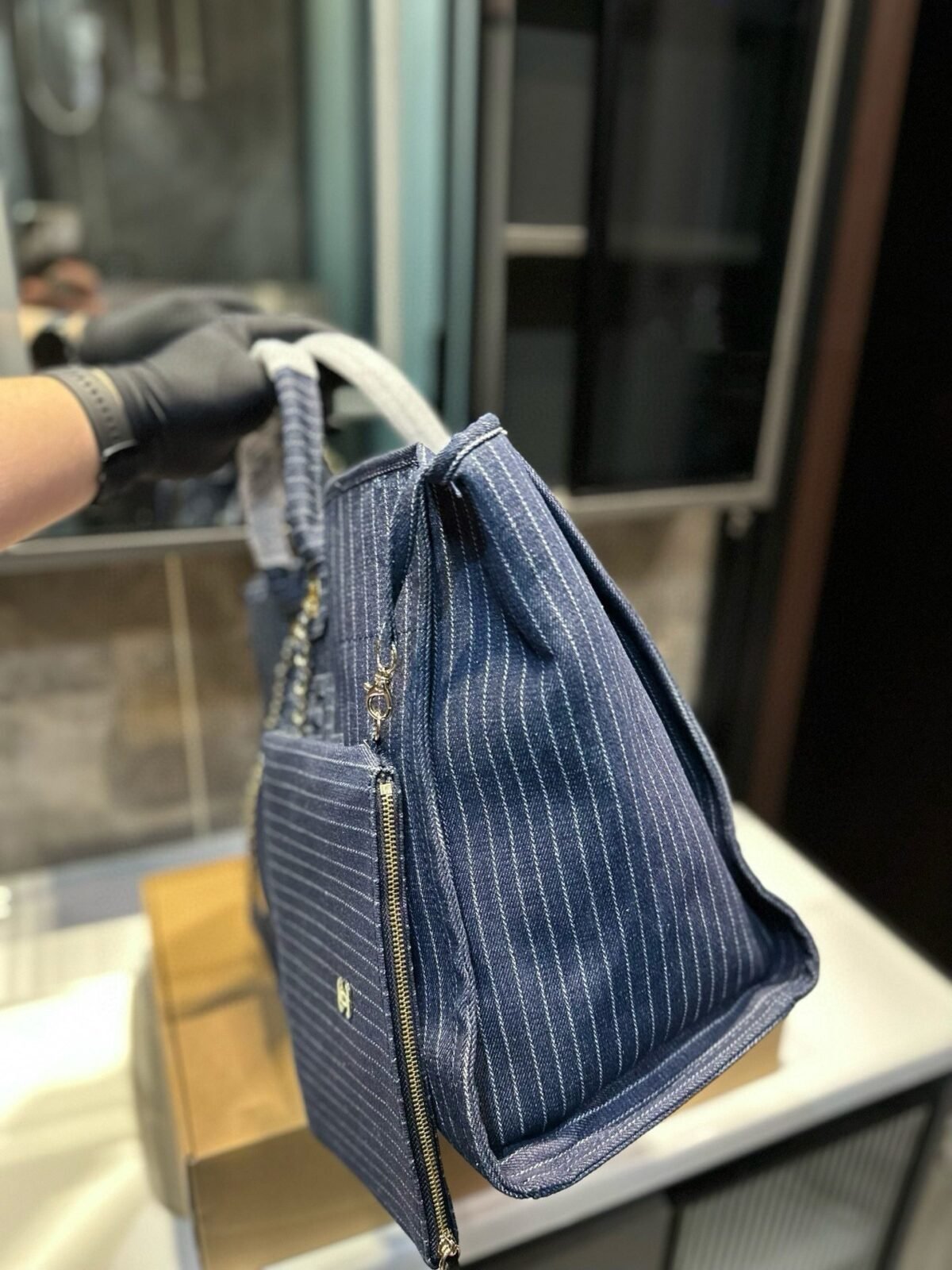 ⁦حقيبة شاطئ شانيل⁩ - الصورة ⁦5⁩