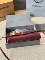 ⁦حقيبة كلاتش بيلير من بالنسياغا⁩ - الصورة ⁦8⁩