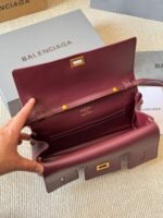 ⁦حقيبة كلاتش بيلير من بالنسياغا⁩ - الصورة ⁦9⁩