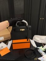 حقيبة هيرميس كيلي