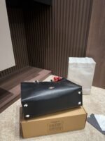 ⁦حقيبة Coach Maggie⁩ - الصورة ⁦4⁩