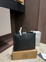 ⁦حقيبة Coach Maggie⁩ - الصورة ⁦6⁩