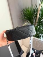 ⁦حقيبة شانيل الشبكية⁩ - الصورة ⁦5⁩