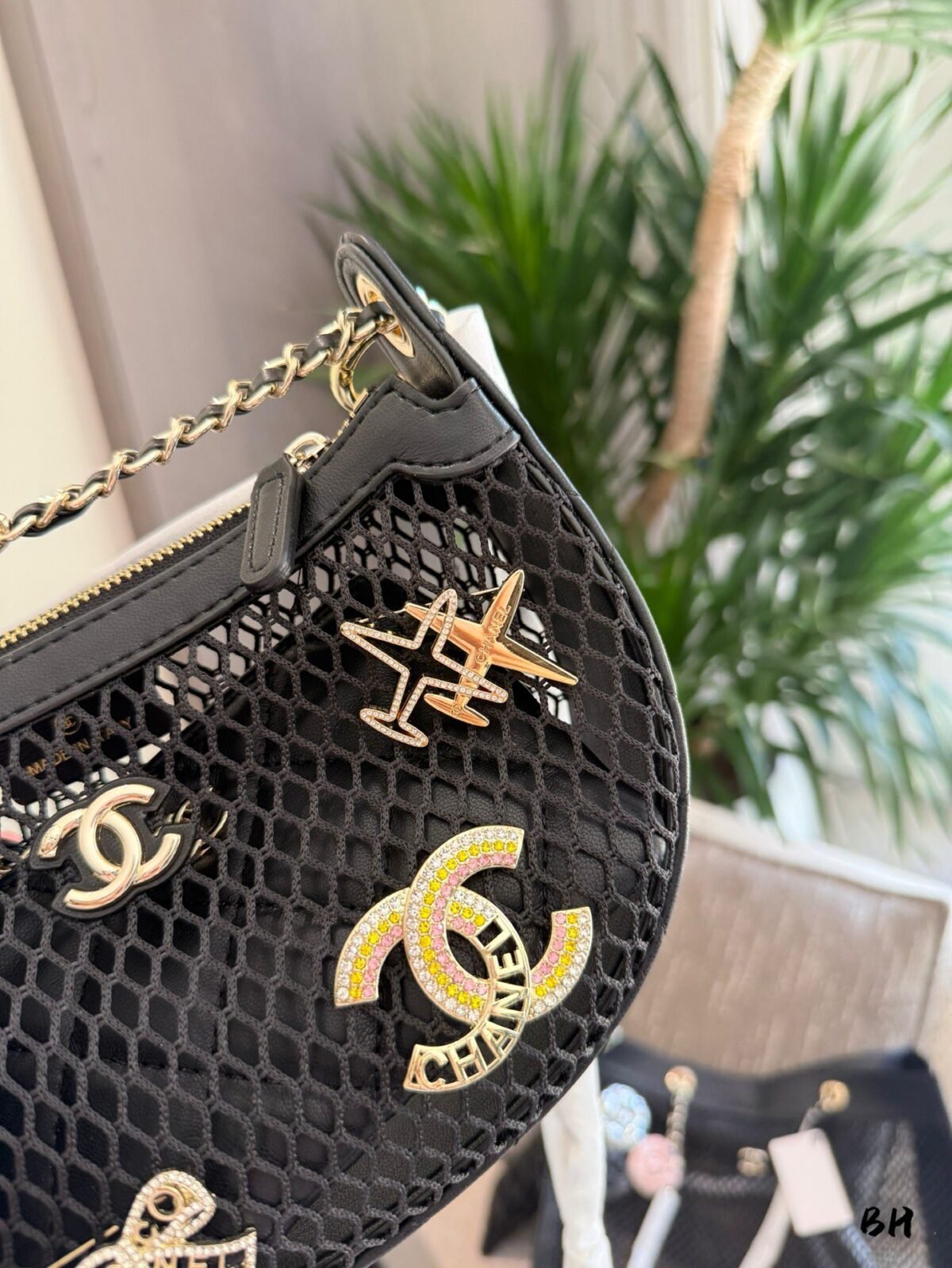 ⁦حقيبة شانيل الشبكية⁩ - الصورة ⁦6⁩