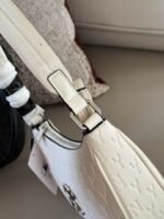 ⁦حقيبة هوبو مونوغرام نيويورك يانكيز⁩ - الصورة ⁦4⁩