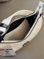 ⁦حقيبة هوبو مونوغرام نيويورك يانكيز⁩ - الصورة ⁦7⁩