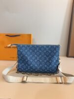 حقيبة يد مونوغرام قماش الدنيم الأزرق من لويس فيتون