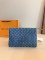 ⁦حقيبة يد مونوغرام قماش الدنيم الأزرق من لويس فيتون⁩ - الصورة ⁦5⁩