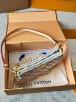 ⁦حقيبة لويس فويتون بوشيت مونوغرام⁩ - الصورة ⁦7⁩