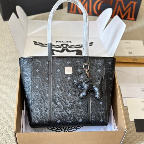 حقيبة يد من  MCM